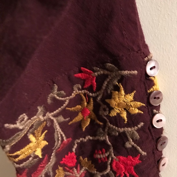 Free People embroidered top !!! Price firm - Picture 4 of 7